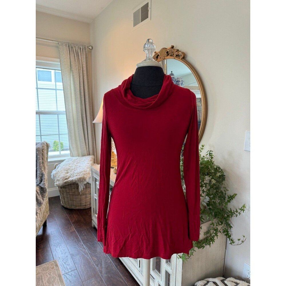 Long sleeve red cuddle duds shirt size small